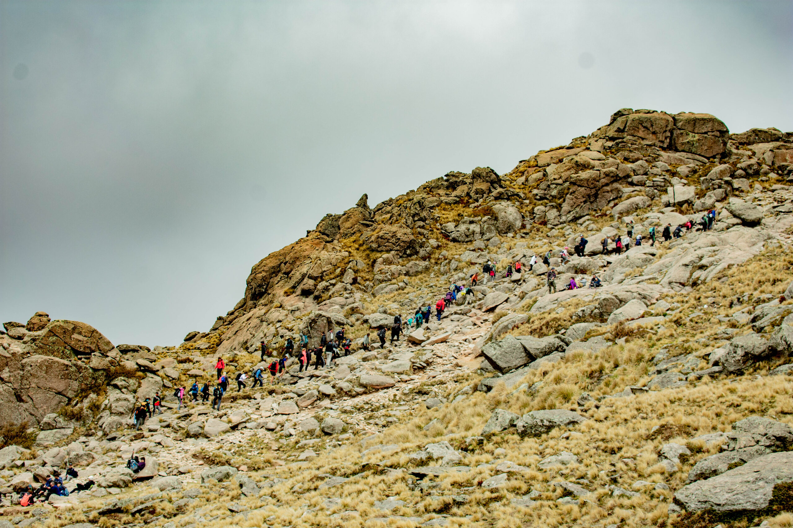 Muchedumbres en el Cerro Champaquí